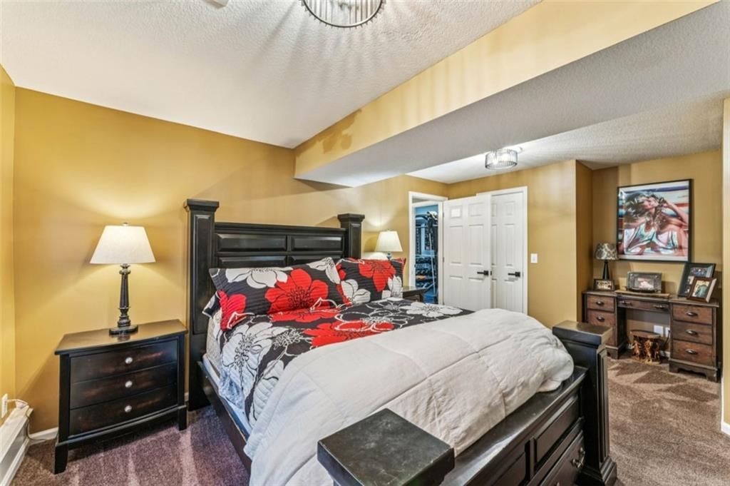 2301 NE Colonnade Avenue — photo 45