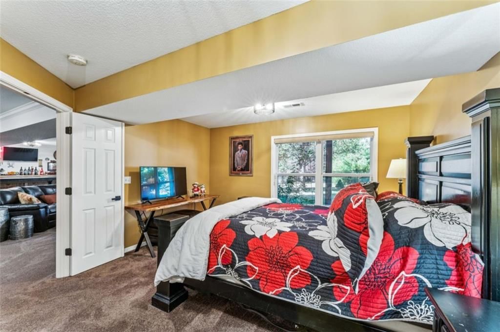 2301 NE Colonnade Avenue — photo 46