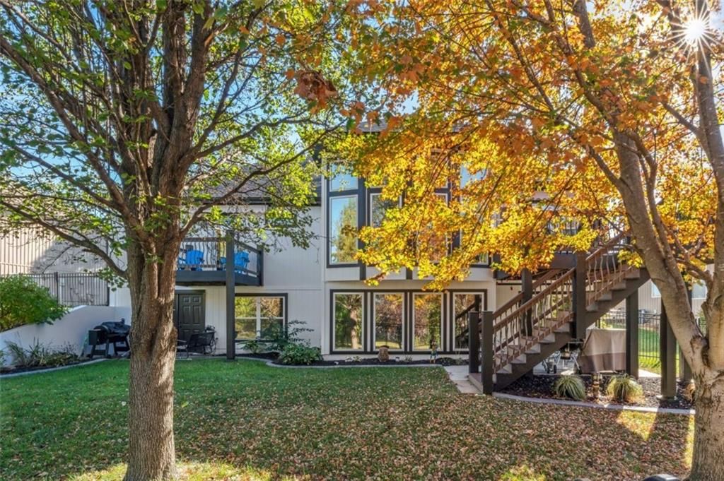 2301 NE Colonnade Avenue — photo 58