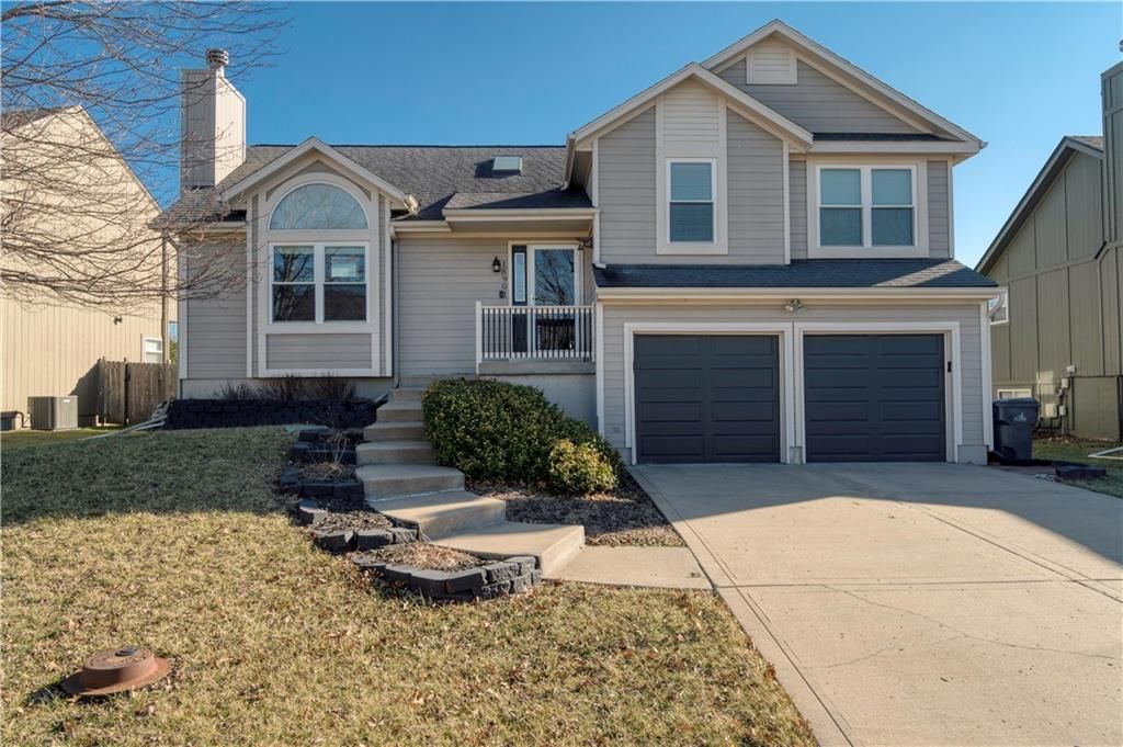 18901 W 160th Terrace, Olathe, KS