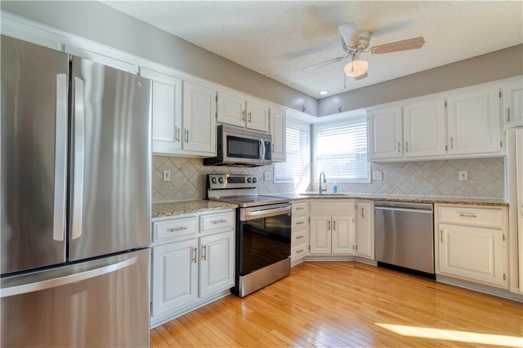 18901 W 160th Terrace — photo 11