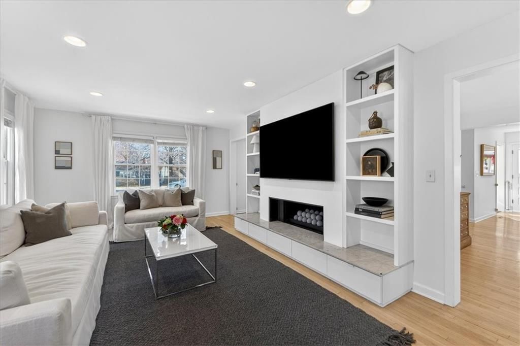 2902 W 71st Terrace — photo 5