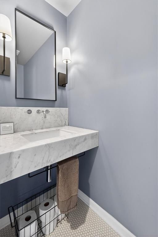 2902 W 71st Terrace — photo 13