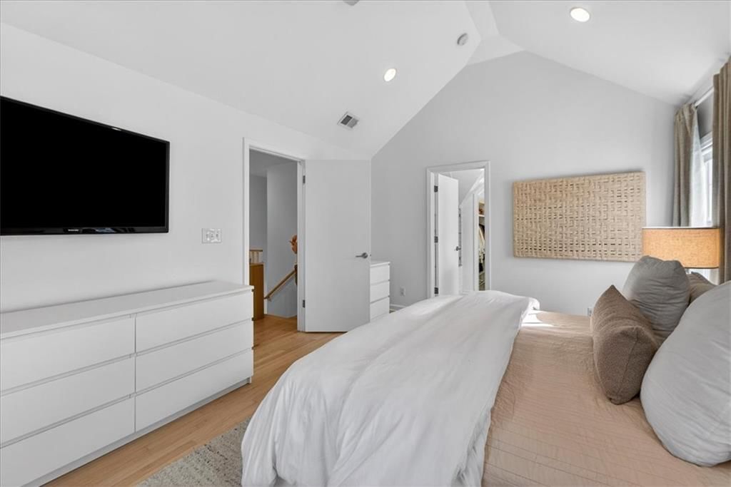 2902 W 71st Terrace — photo 23