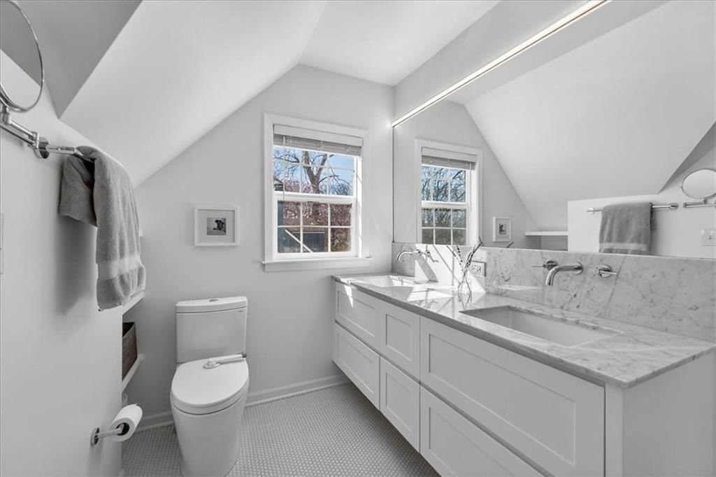 2902 W 71st Terrace — photo 24