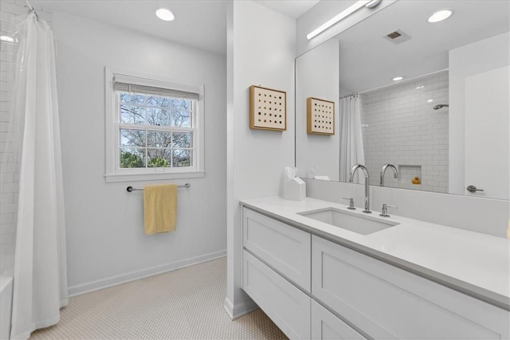 2902 W 71st Terrace — photo 27