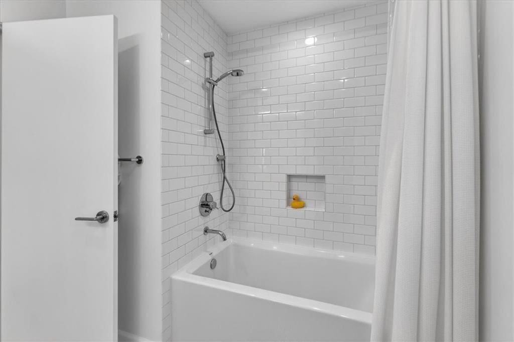 2902 W 71st Terrace — photo 28
