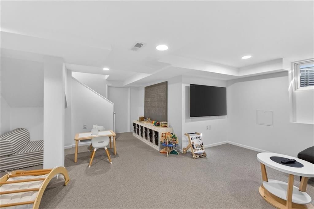 2902 W 71st Terrace — photo 32