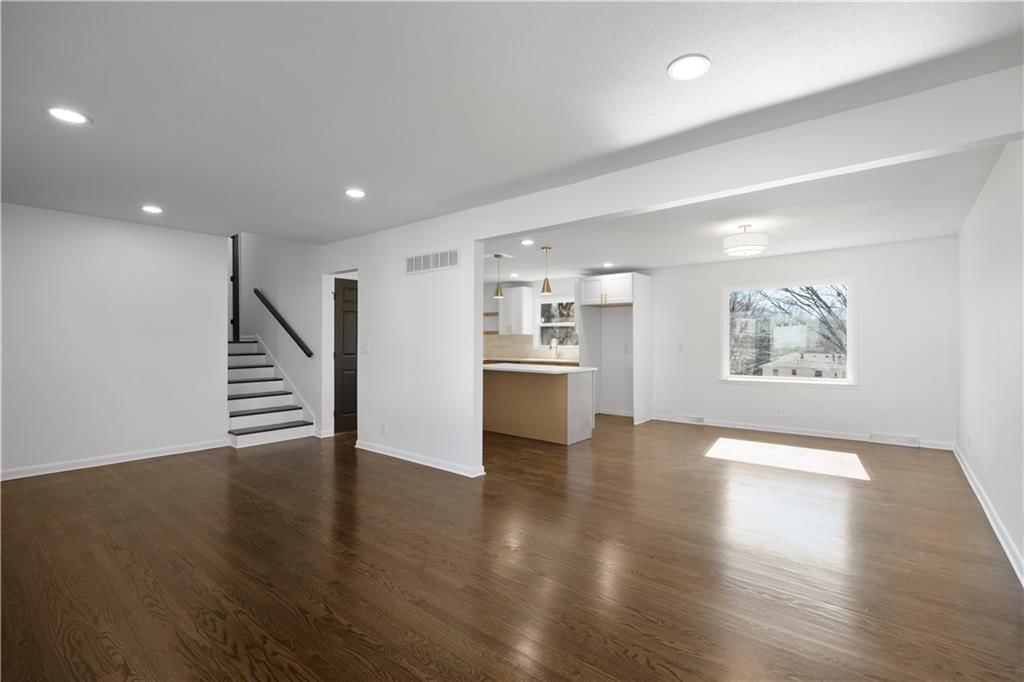 9211 W 76th Street — photo 5