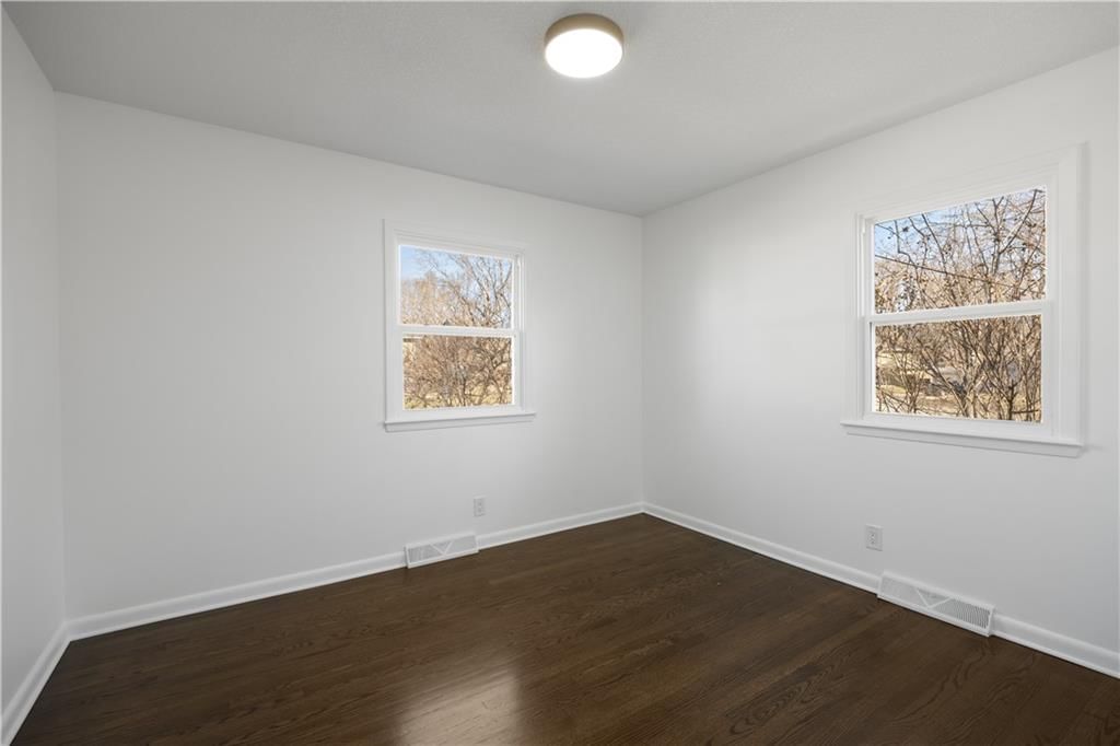 9211 W 76th Street — photo 17