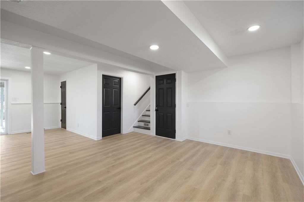 9211 W 76th Street — photo 21