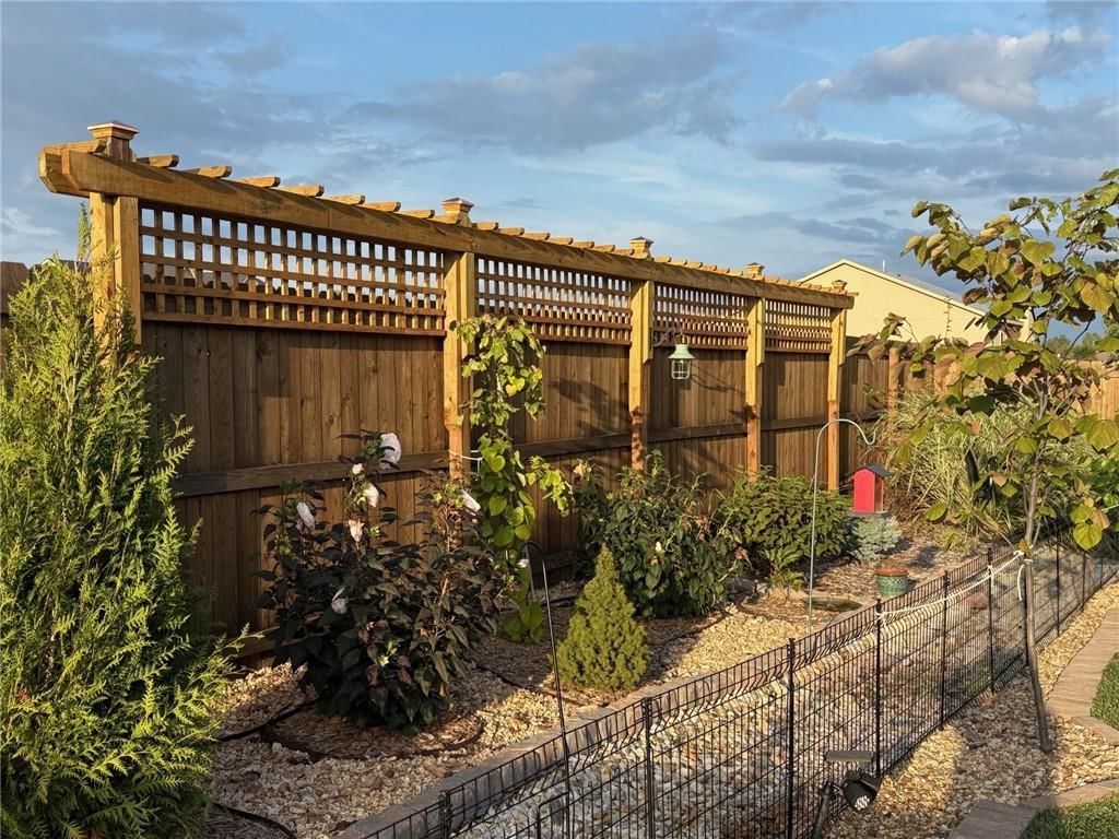 1108 Bluestem Drive — photo 39