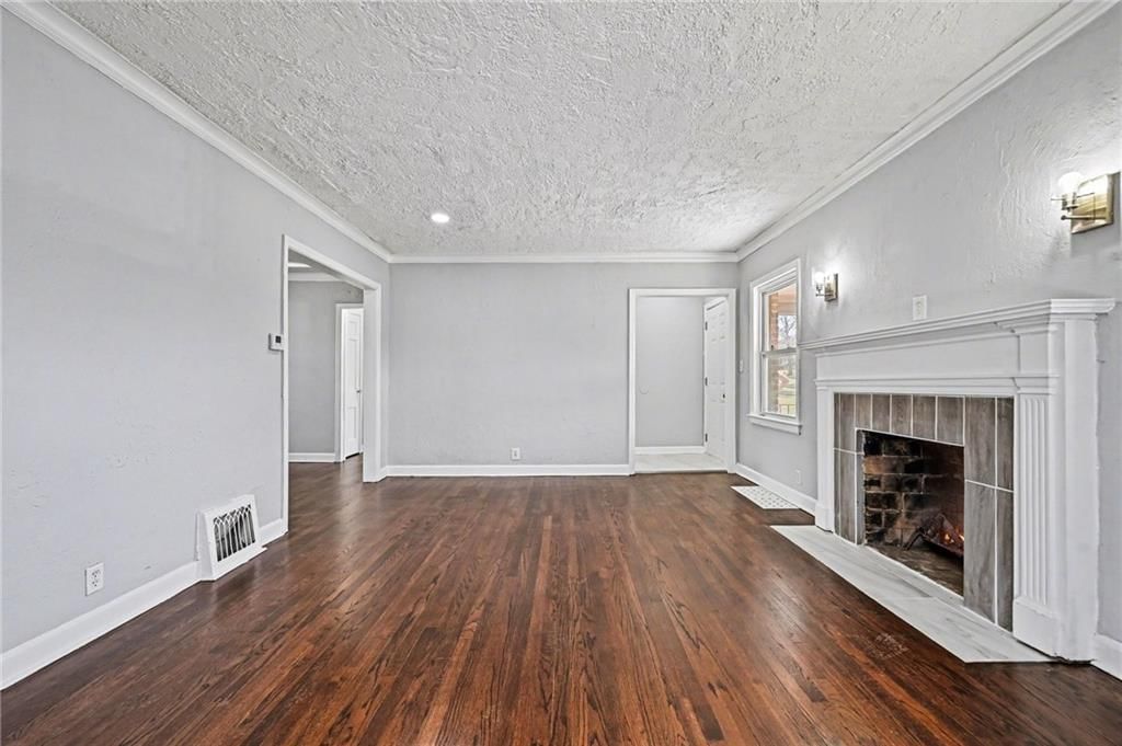 1518 E 76th Street — photo 5
