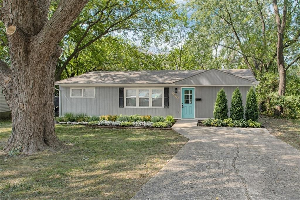 11014 Cambridge Avenue, Kansas City, MO