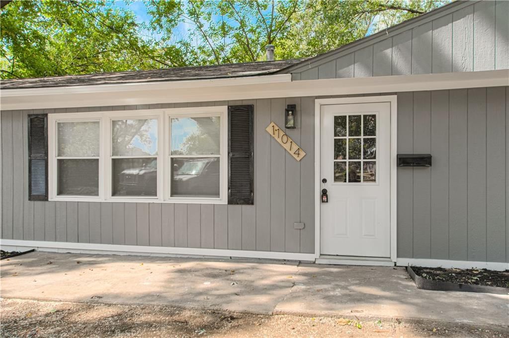11014 Cambridge Avenue — photo 2
