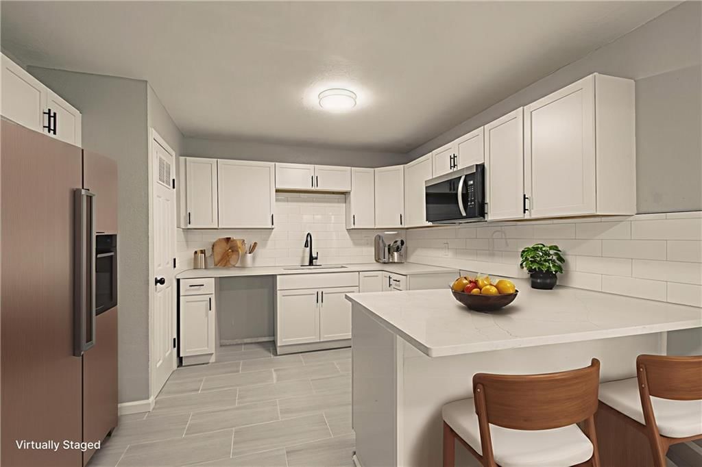 11014 Cambridge Avenue — photo 4
