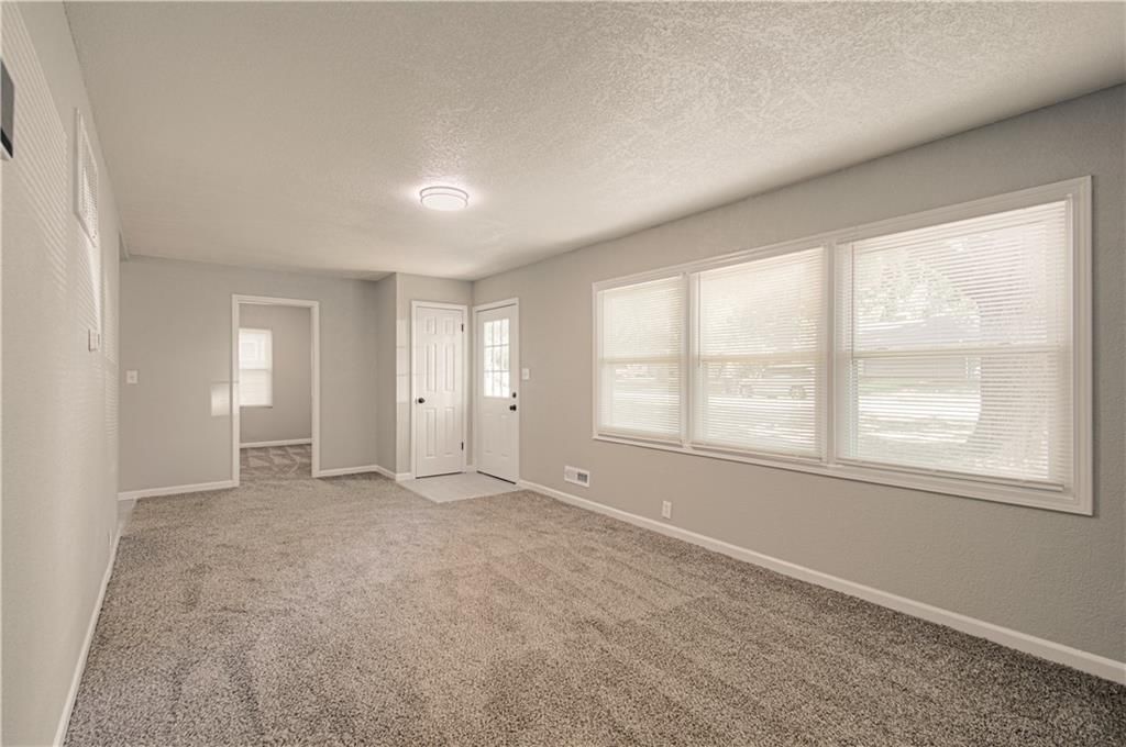 11014 Cambridge Avenue — photo 11
