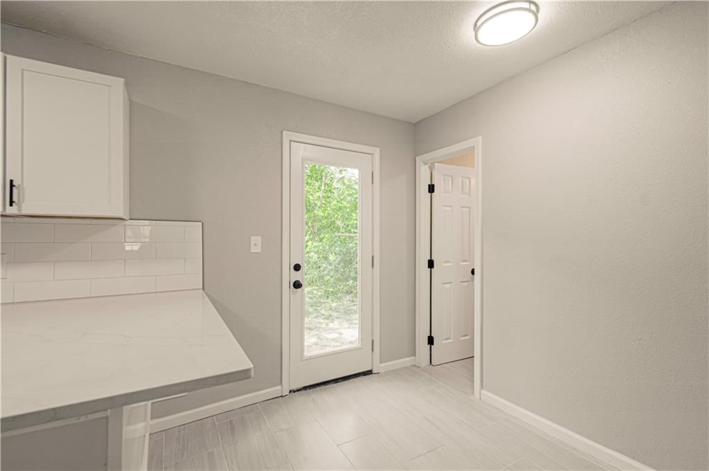 11014 Cambridge Avenue — photo 15