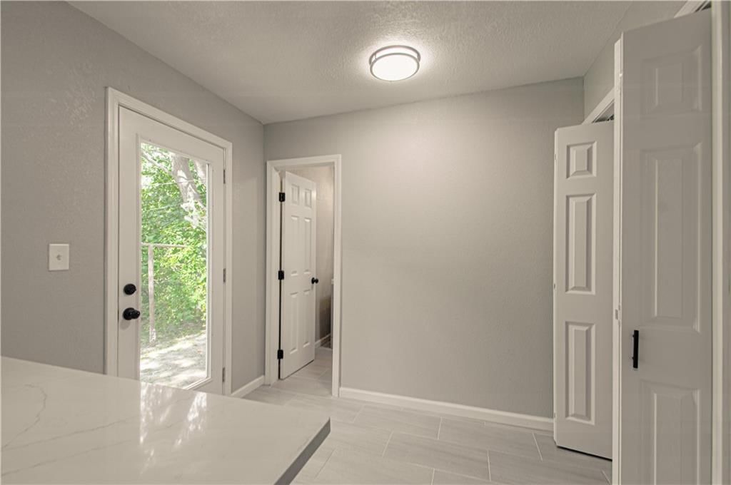 11014 Cambridge Avenue — photo 16