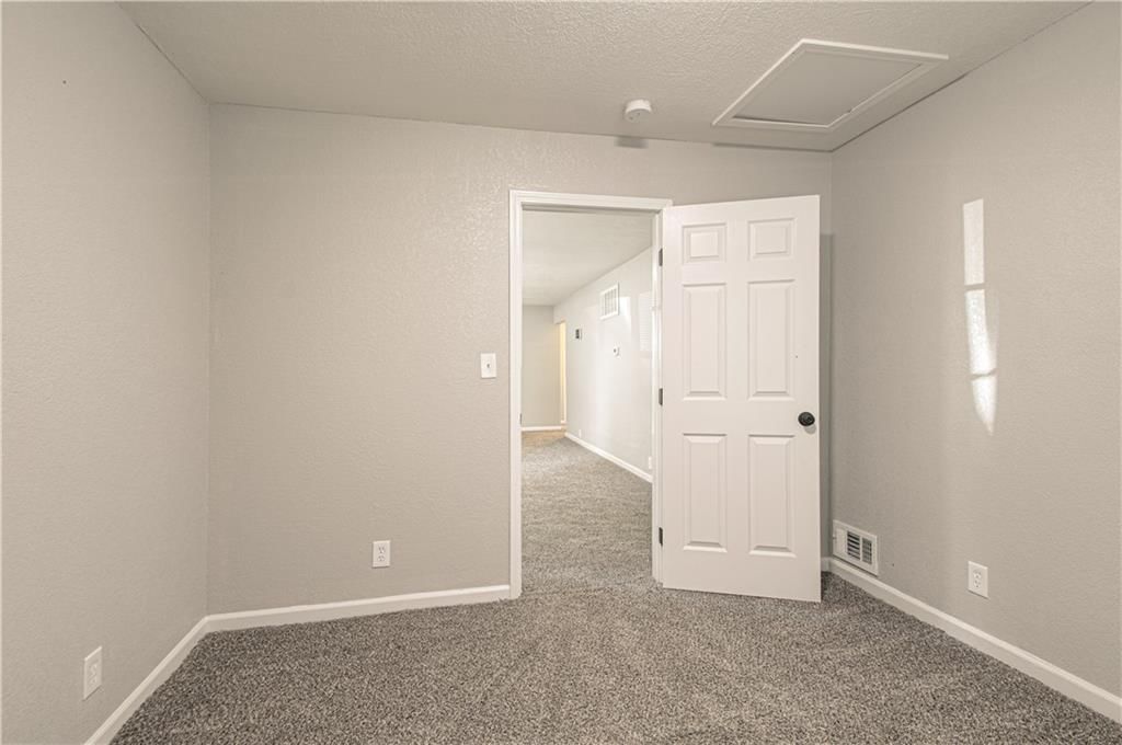 11014 Cambridge Avenue — photo 20