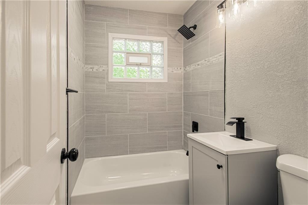11014 Cambridge Avenue — photo 22
