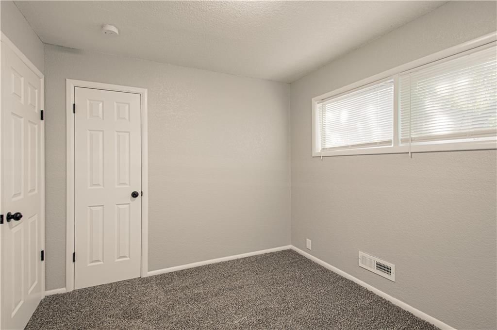 11014 Cambridge Avenue — photo 25
