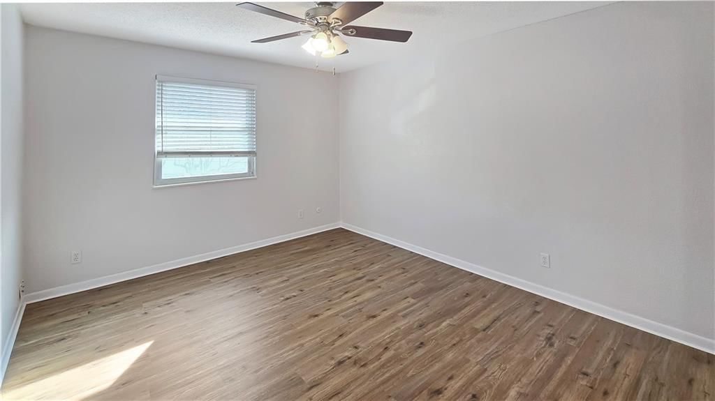 6222 Robinson Street — photo 9