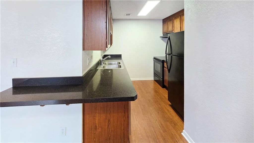 6222 Robinson Street — photo 17