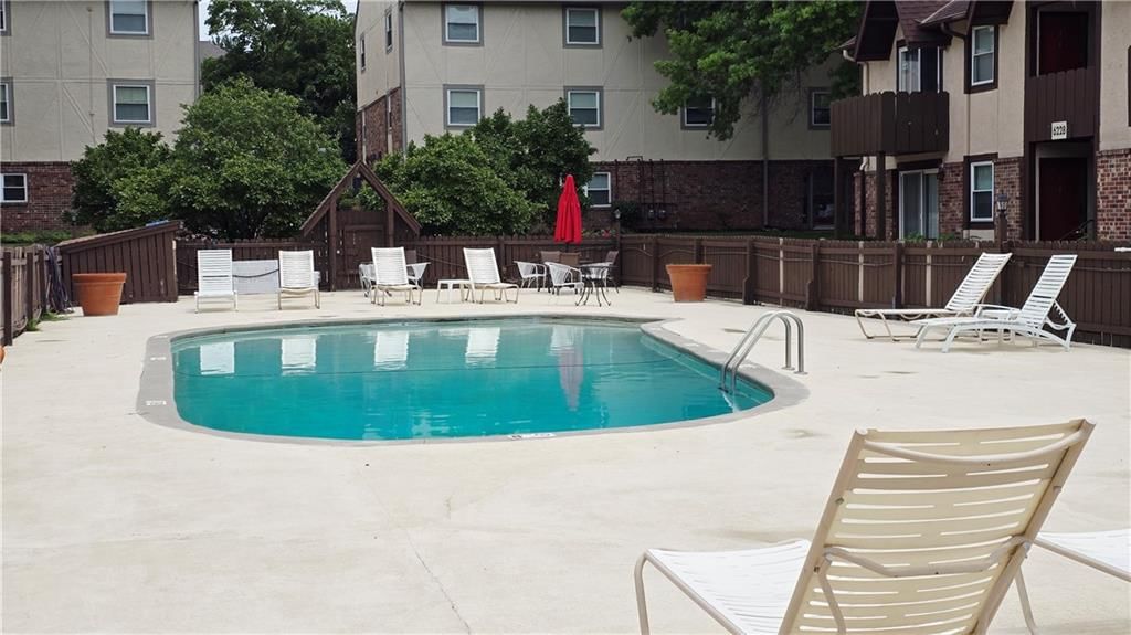 6222 Robinson Street — photo 24