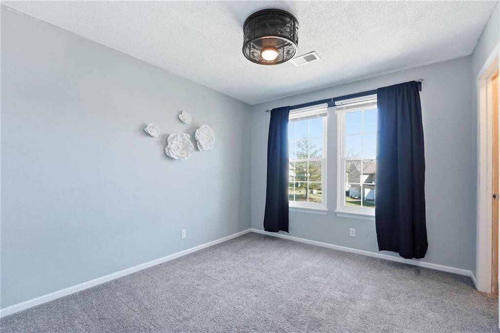 8021 N Elmwood Avenue — photo 26