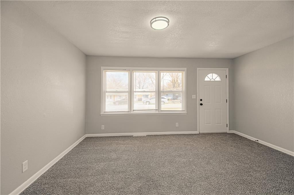 10812 Bennington Street — photo 12