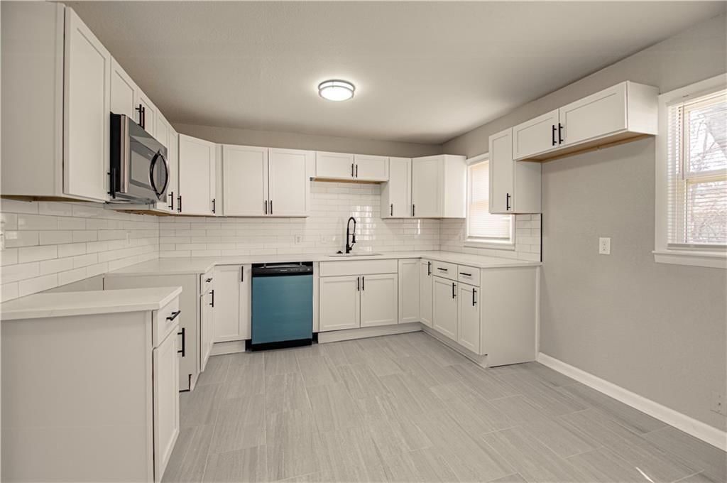 10812 Bennington Street — photo 16