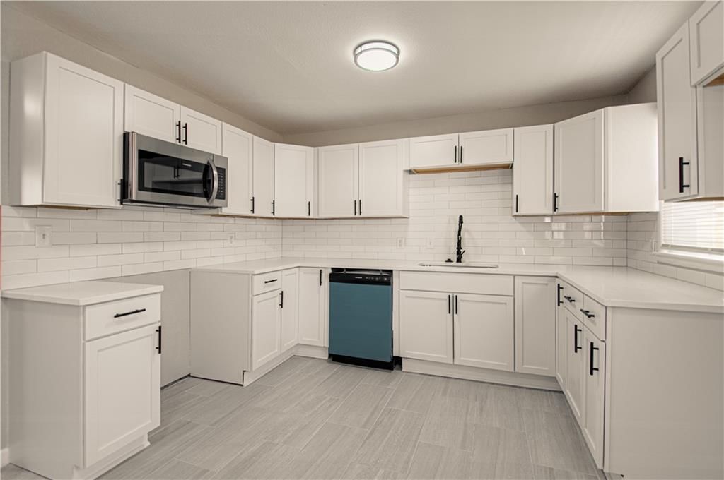 10812 Bennington Street — photo 17