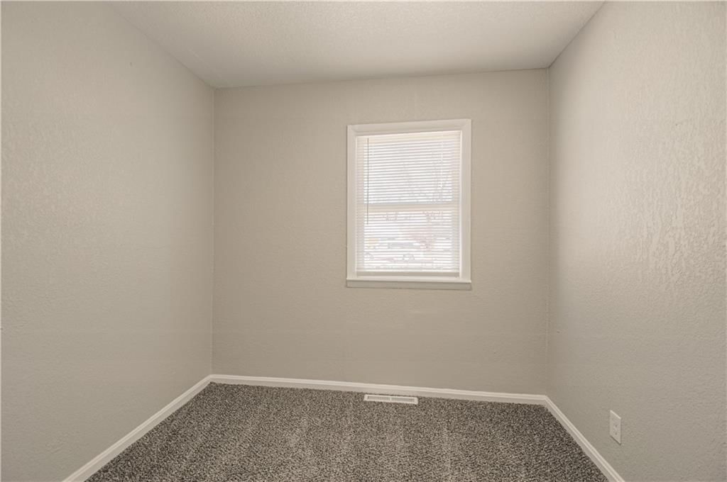10812 Bennington Street — photo 24