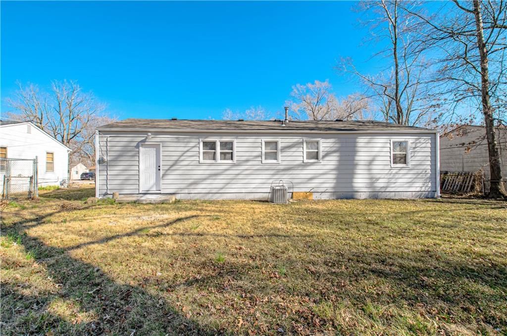 10812 Bennington Street — photo 30