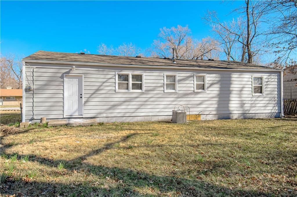 10812 Bennington Street — photo 31