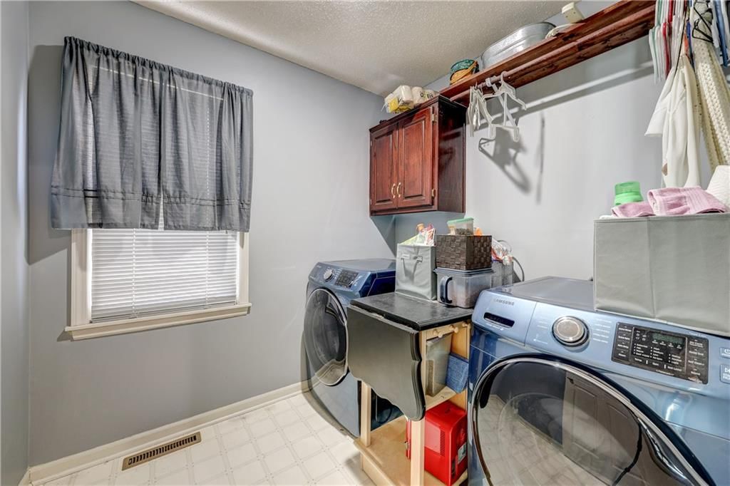 11809 W 115 Street — photo 9