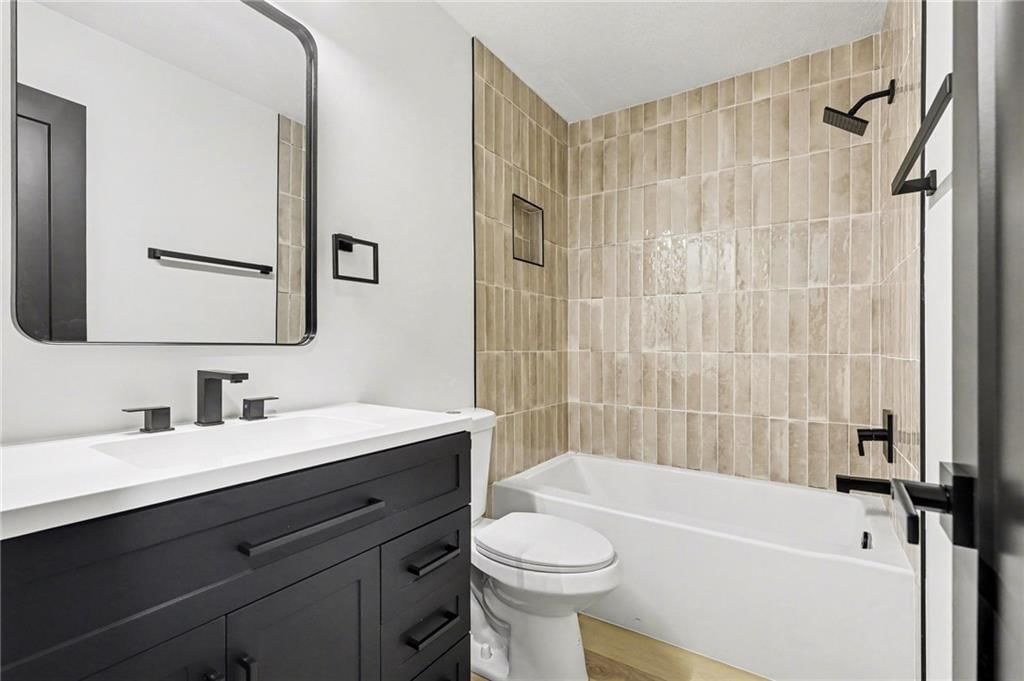 2716 S 46th Street — photo 12