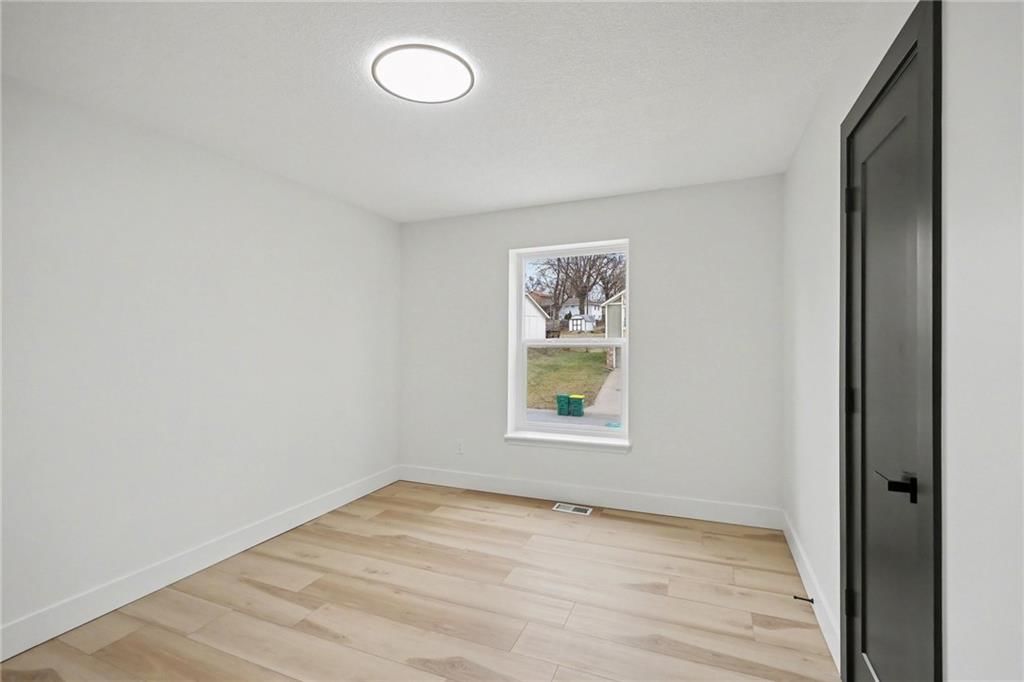2716 S 46th Street — photo 18
