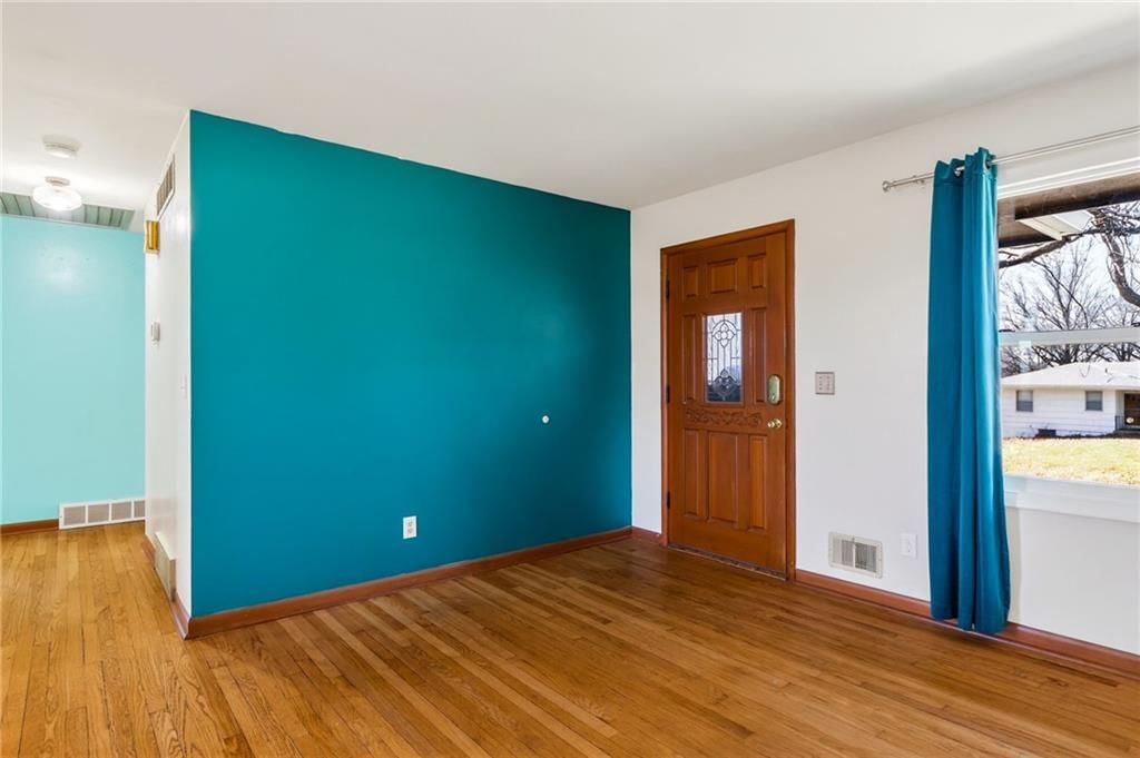 7725 ARLINGTON Avenue — photo 9
