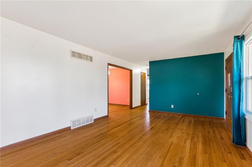 7725 ARLINGTON Avenue — photo 10