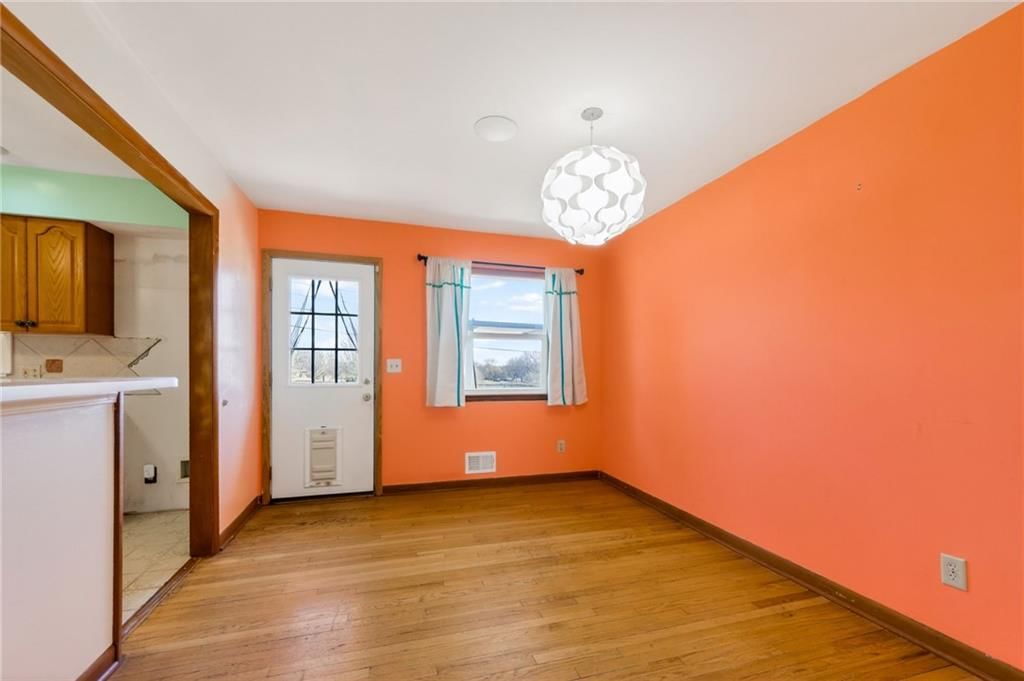 7725 ARLINGTON Avenue — photo 11