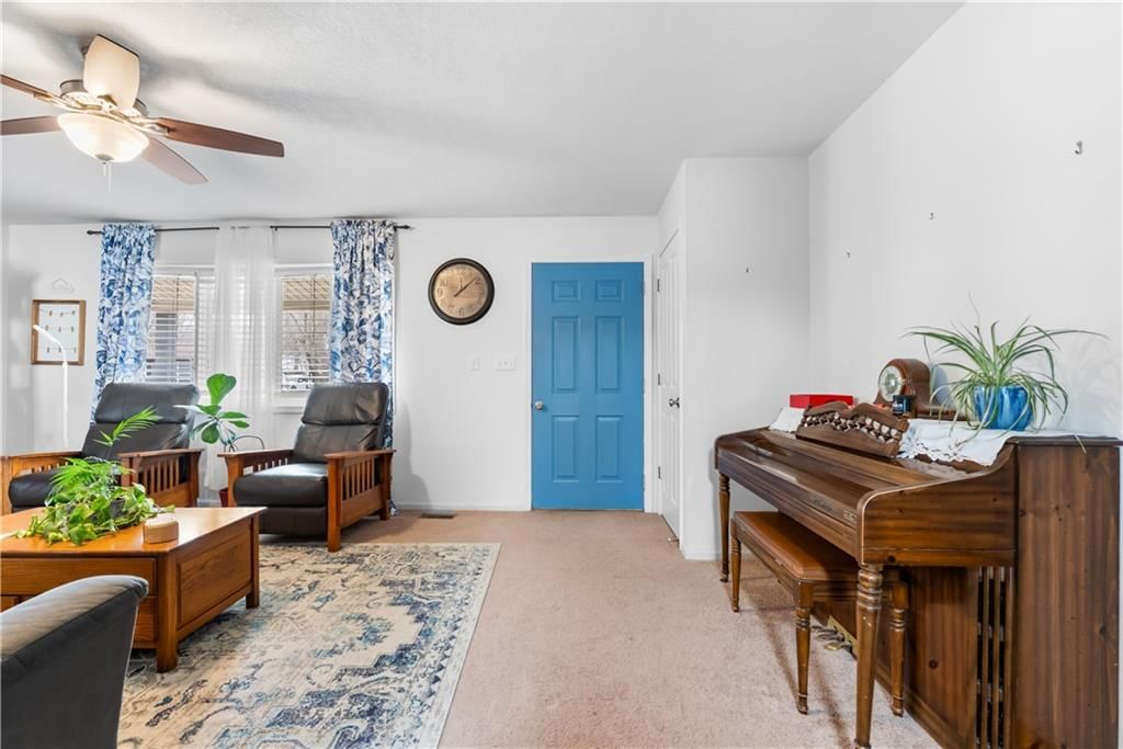 307 E Hickory Street — photo 3