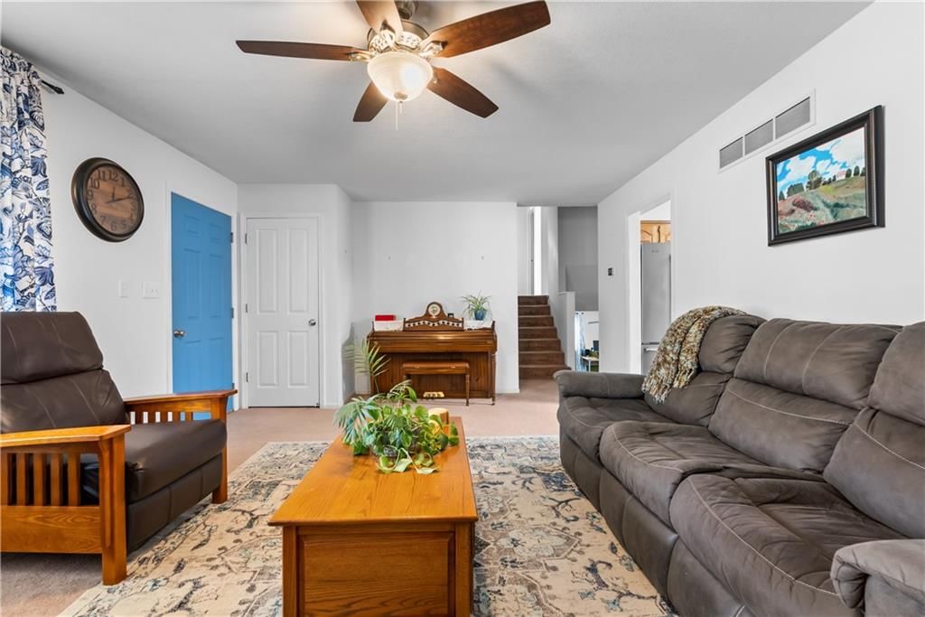 307 E Hickory Street — photo 8