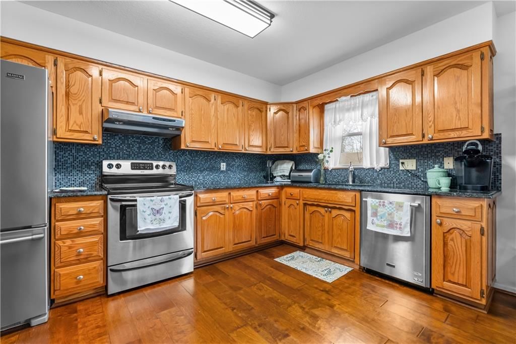 307 E Hickory Street — photo 10