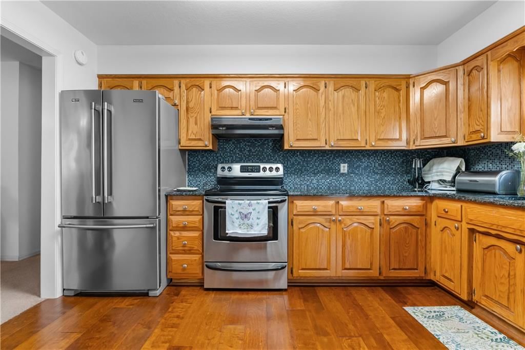 307 E Hickory Street — photo 11