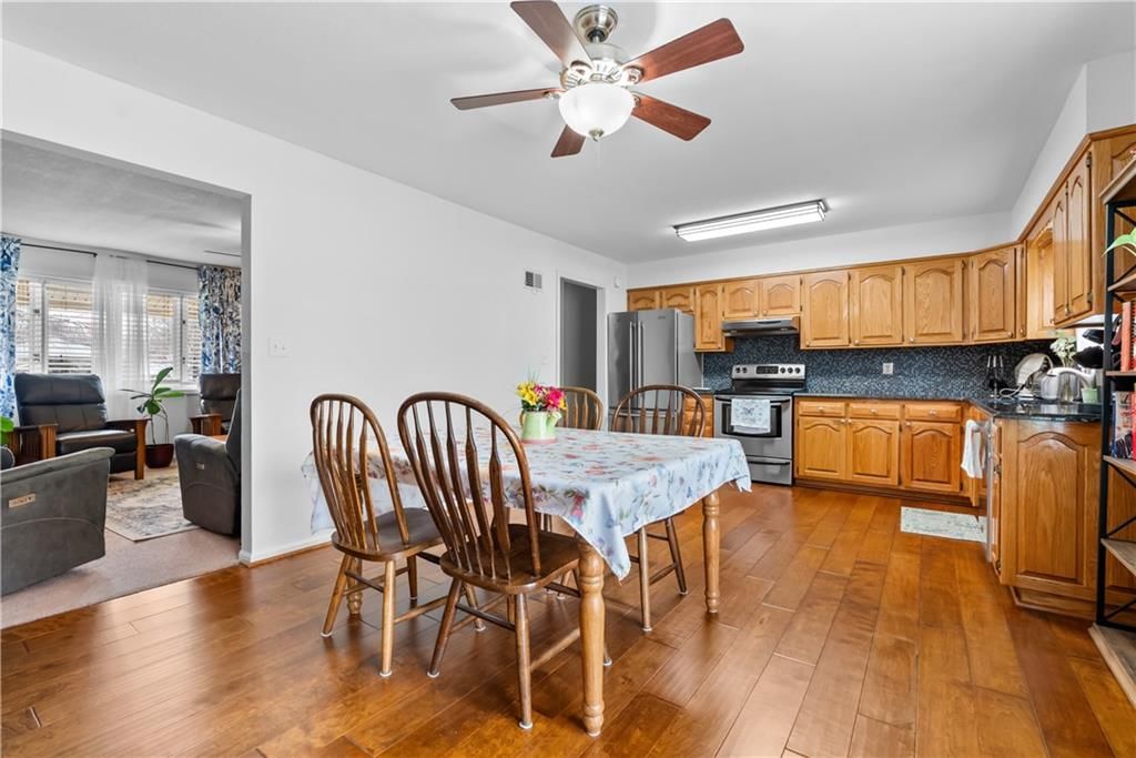 307 E Hickory Street — photo 14