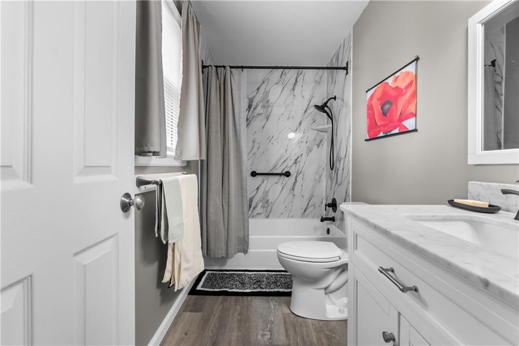 307 E Hickory Street — photo 18