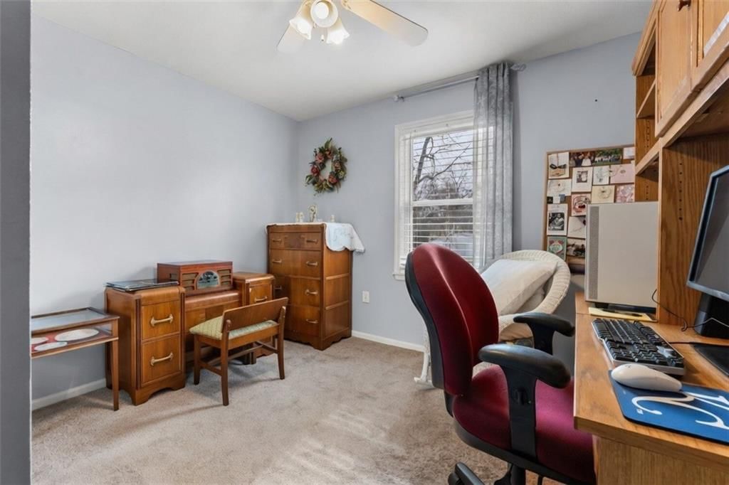 307 E Hickory Street — photo 22