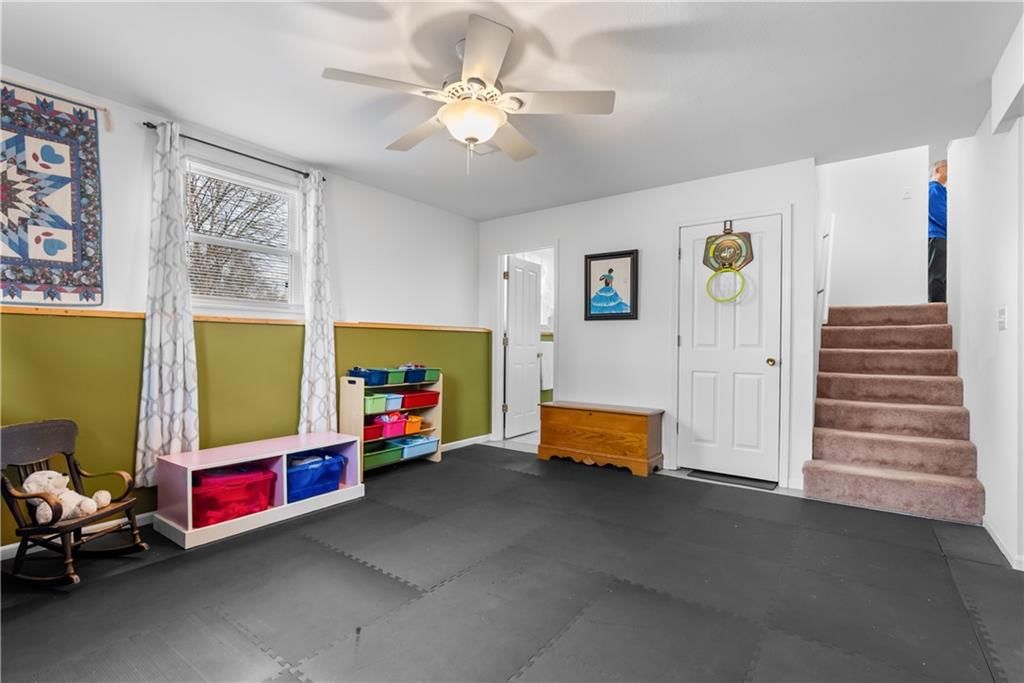 307 E Hickory Street — photo 25